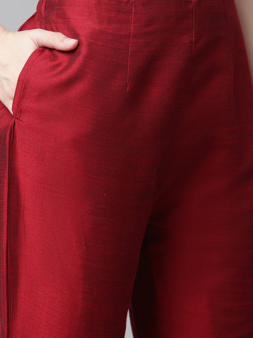 Jompers Women Maroon Regular Kurta with Trousers & With Dupatta (Maroon)