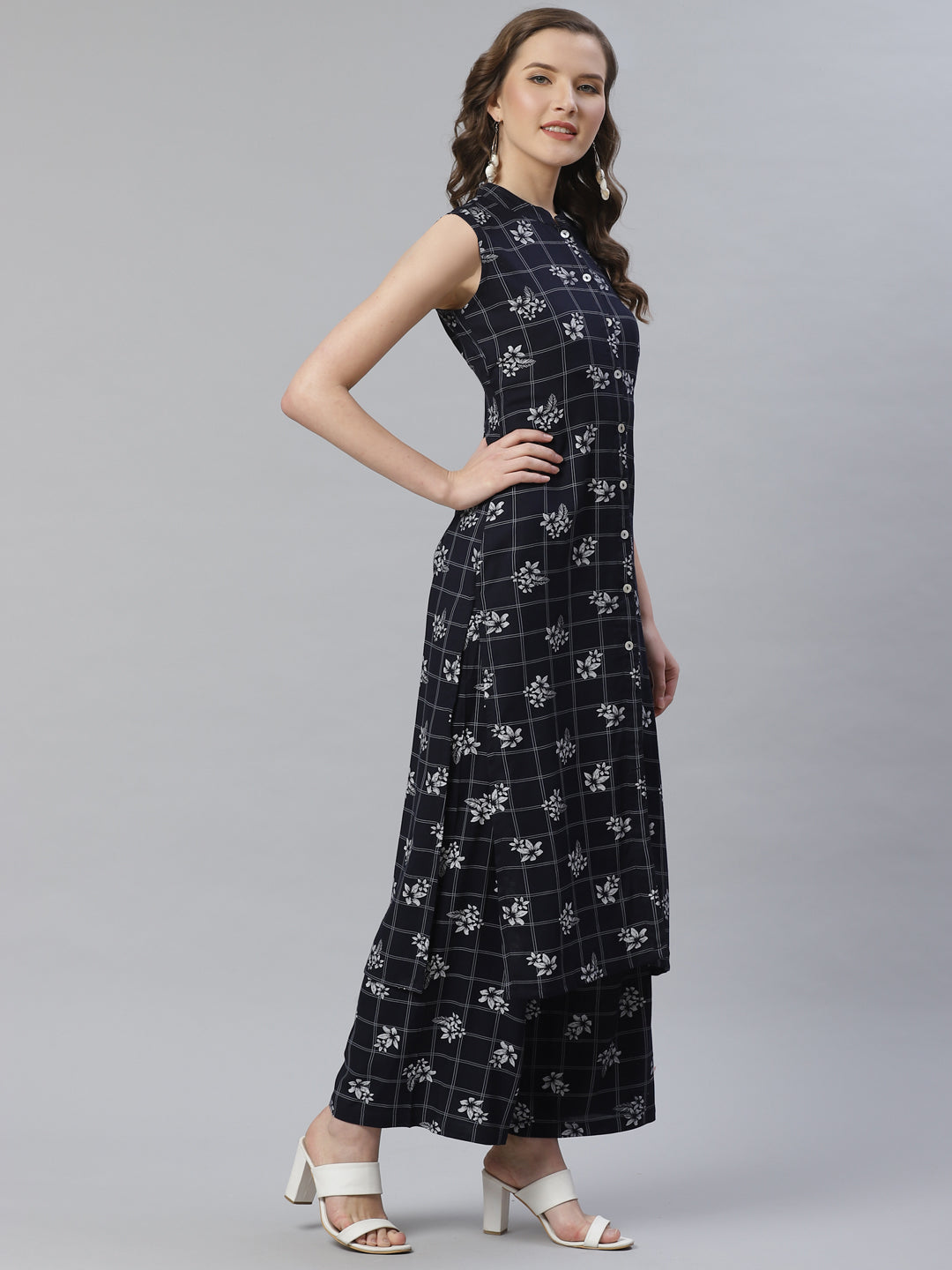 Jompers Women Black & White Floral Printed Kurta with Palazzos - Distacart