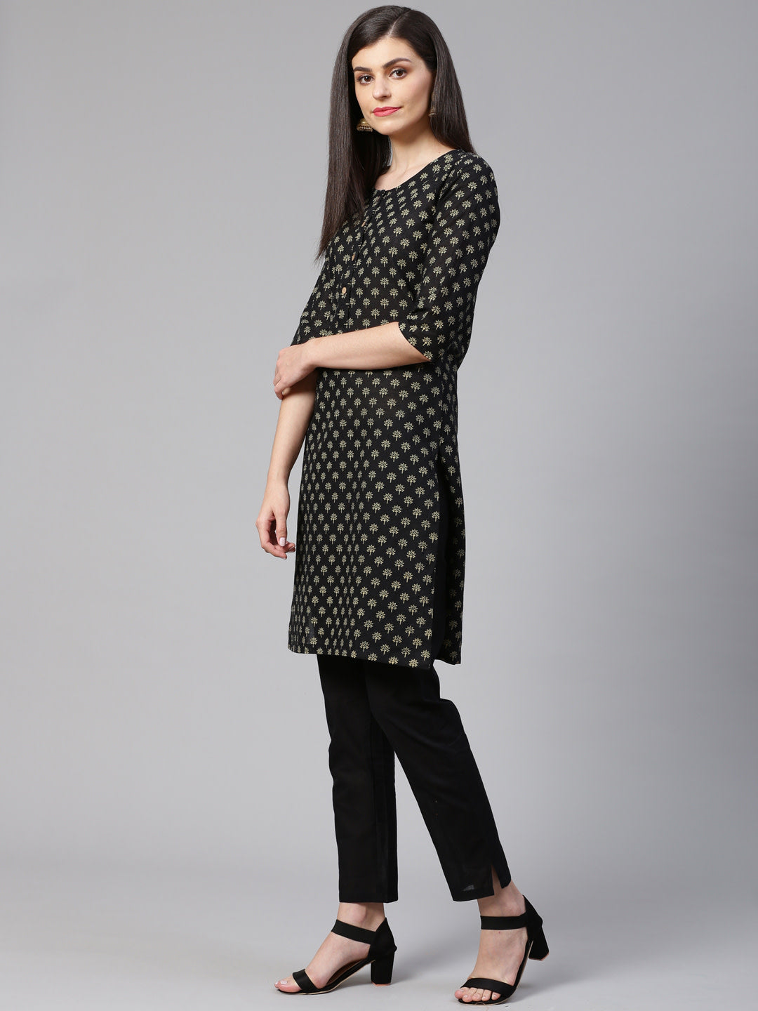 Jompers Women Black and Beige Printed Kurta with Trousers - Distacart