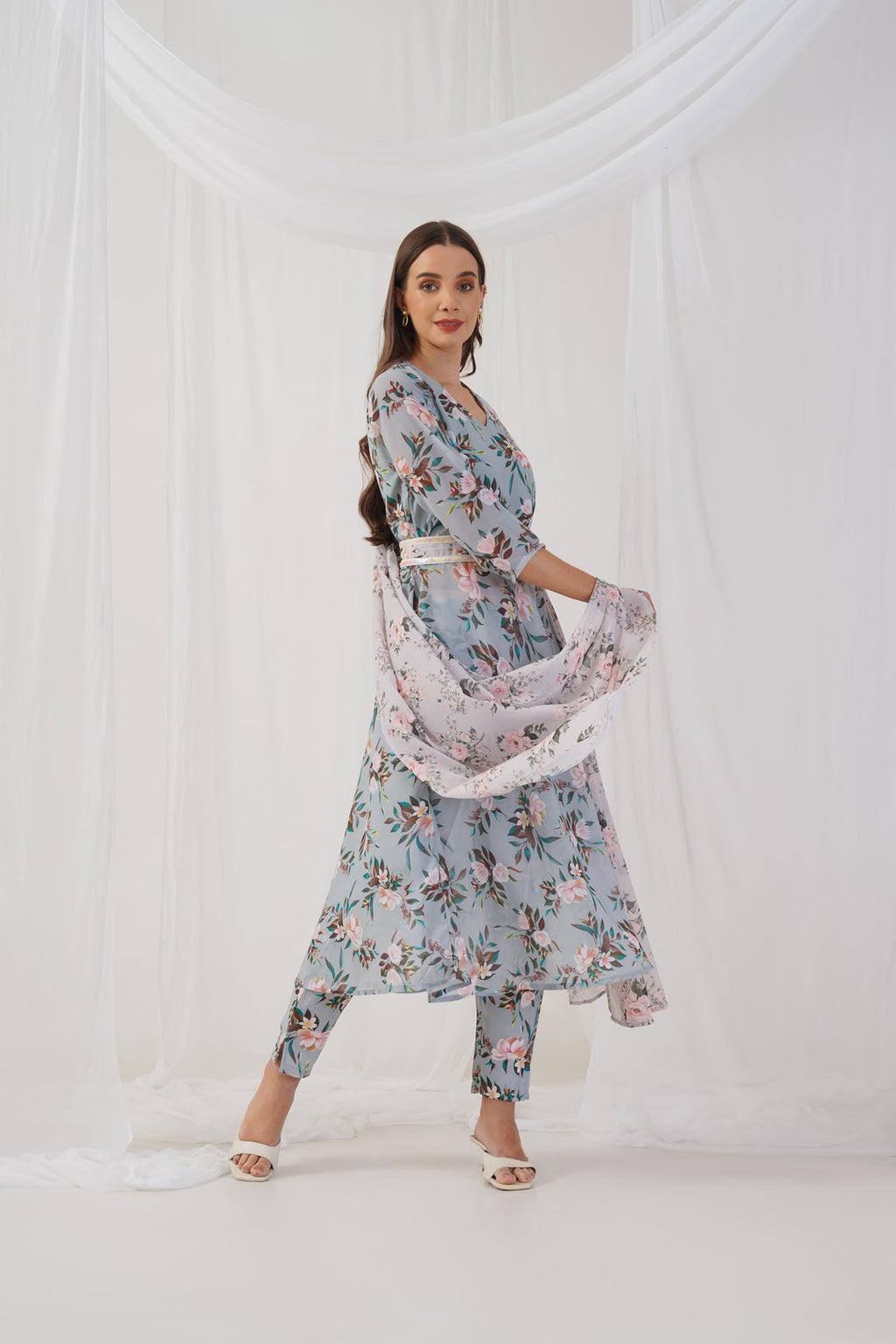 Jompers Women's Green Floral Printed Sequinned Kurta with Trousers & Dupatta & Belt - Distacart