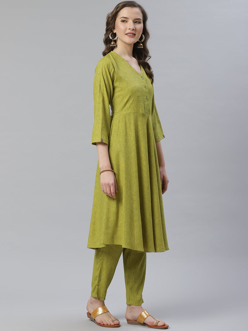 Jompers Women Green & Beige Self Design Kurta with Trousers & Dupatta - Distacart