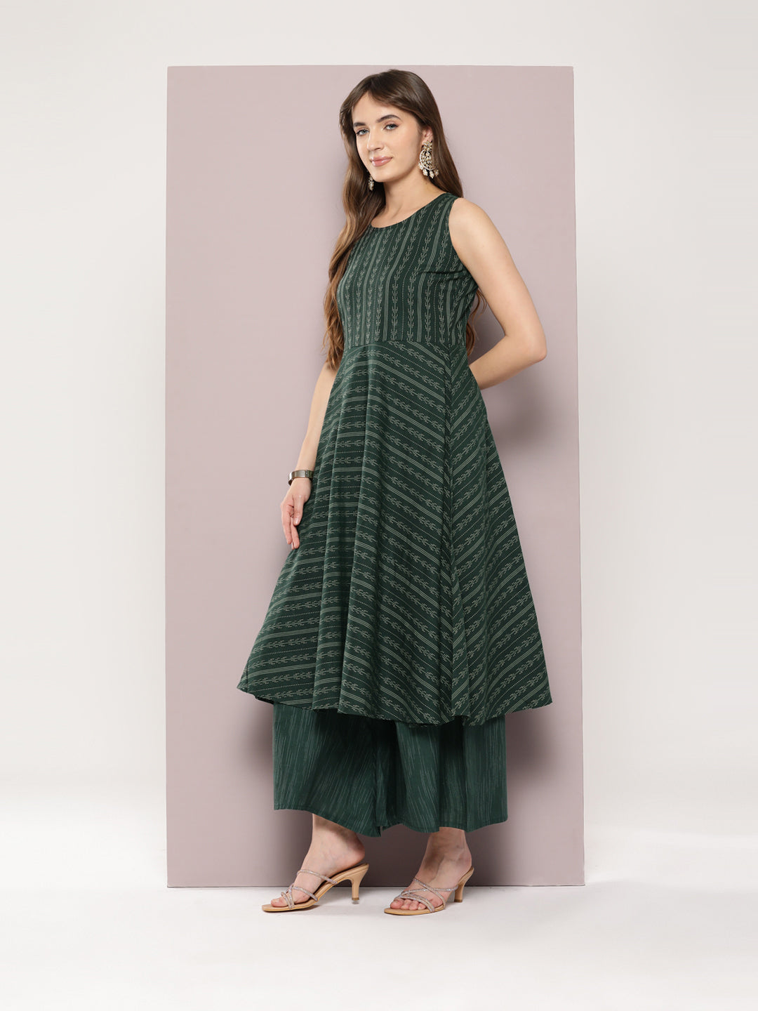 Jompers Women's Jacquard flared kurta palazzo dupatta set - Olive