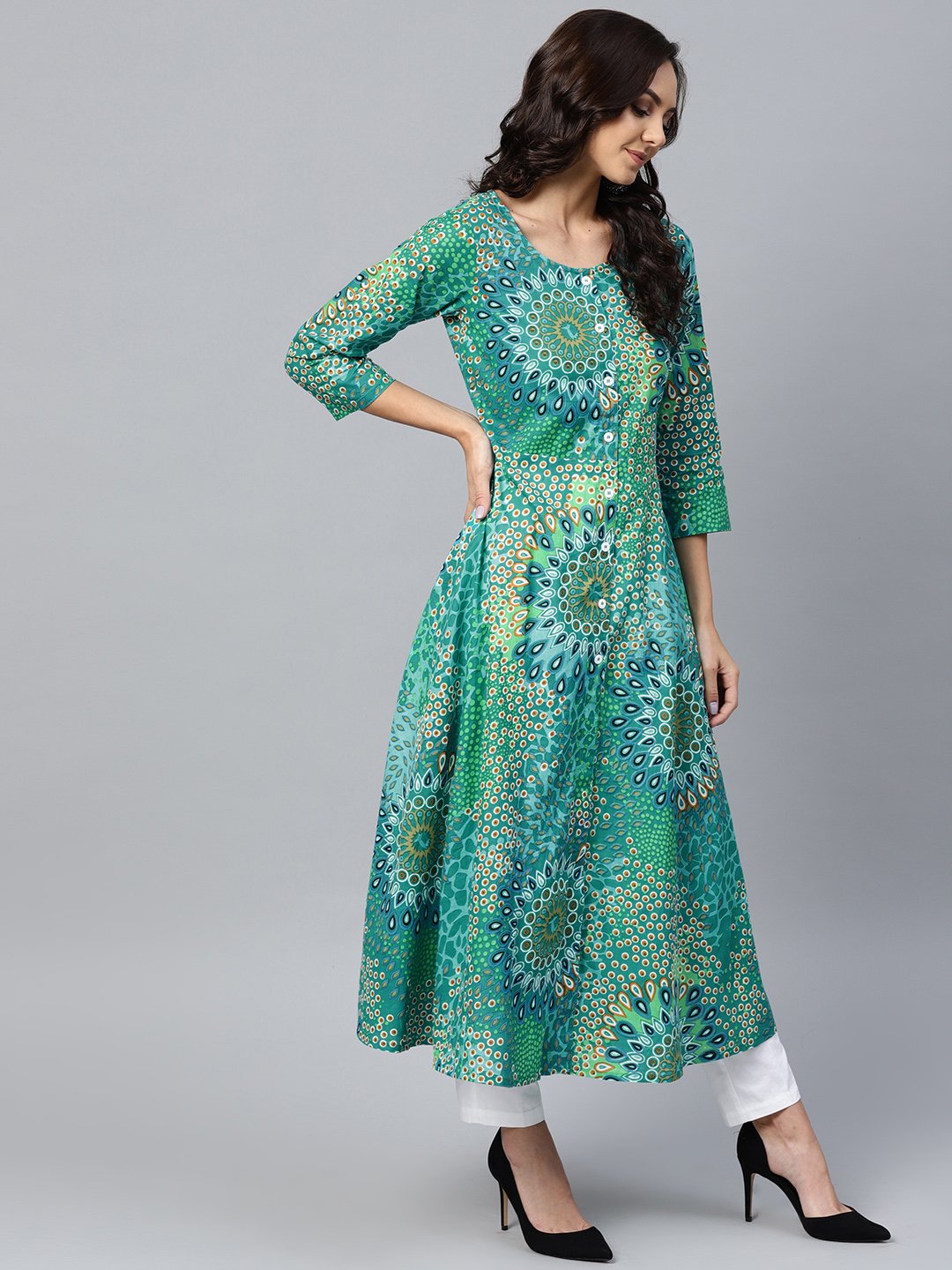 Jompers Women Green & White Printed Flared Kurta - Distacart