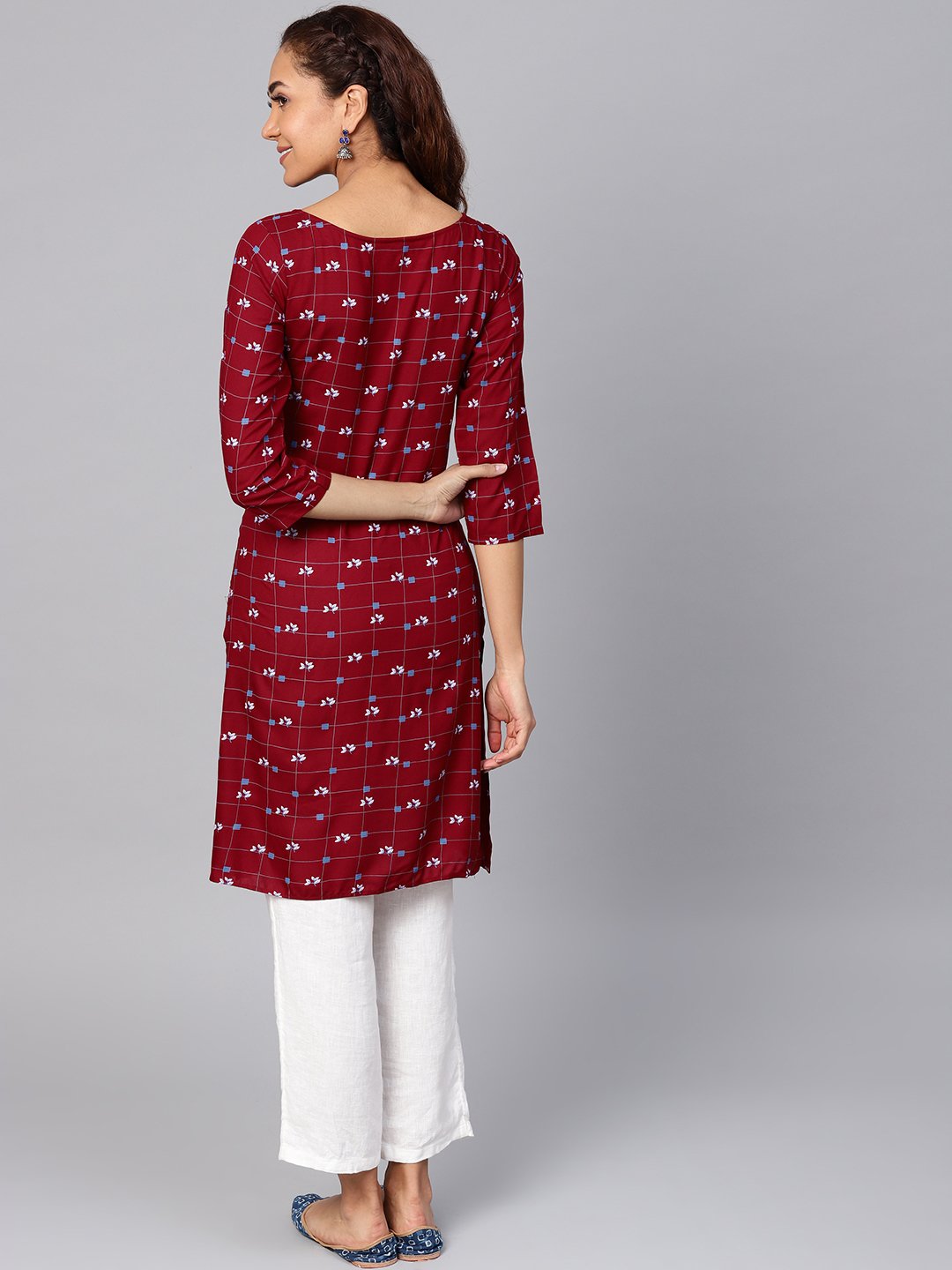 Jompers Women Maroon & Off-White Checked Straight Kurta - Distacart