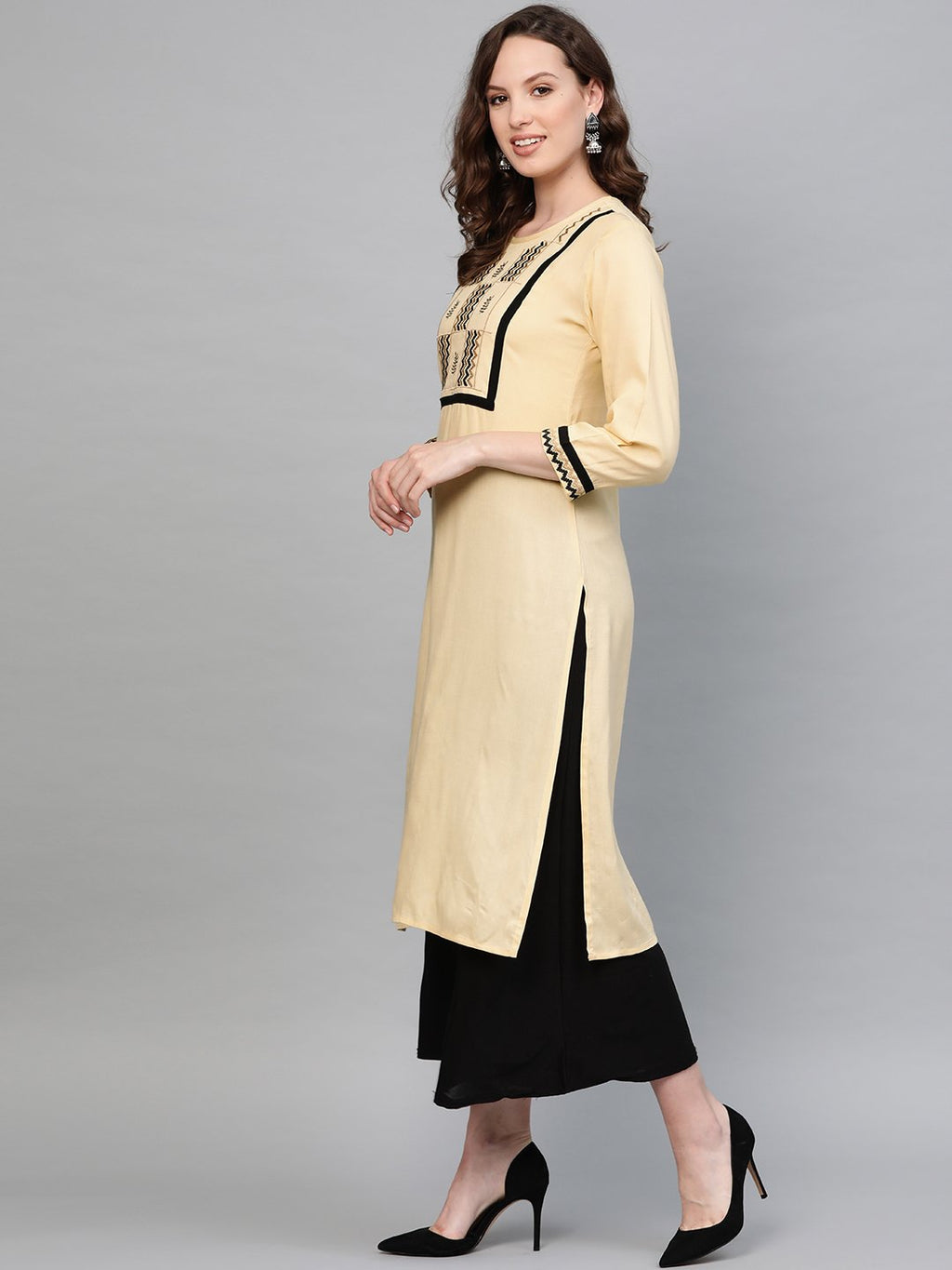 Jompers Women Cream-Coloured Yoke Design Straight Kurta - Distacart