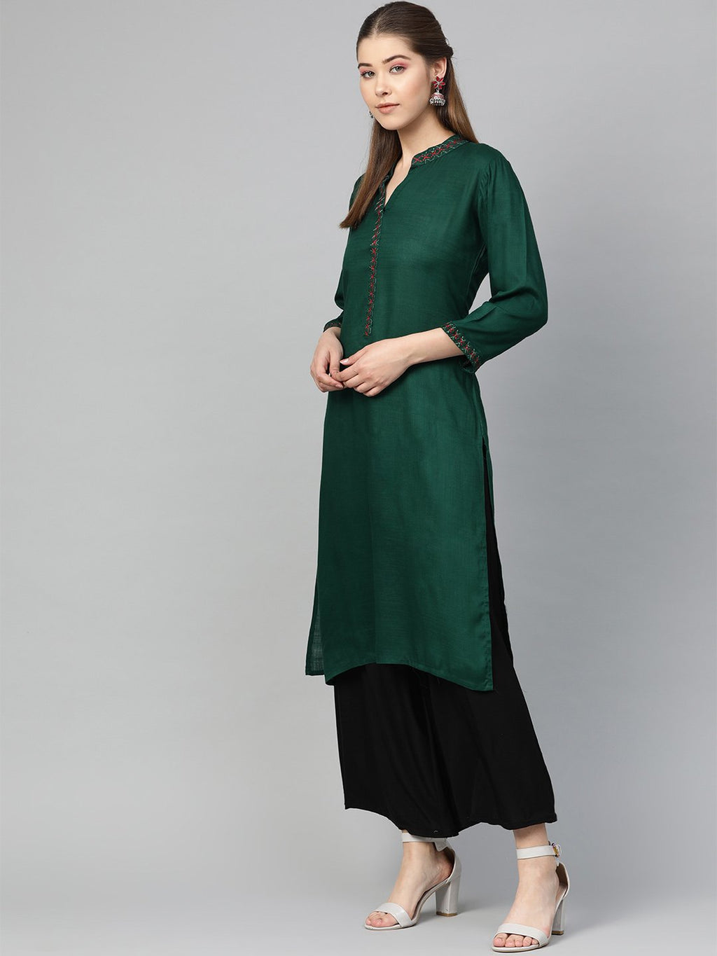 Jompers Women Green Embroidered Straight Kurta - Distacart