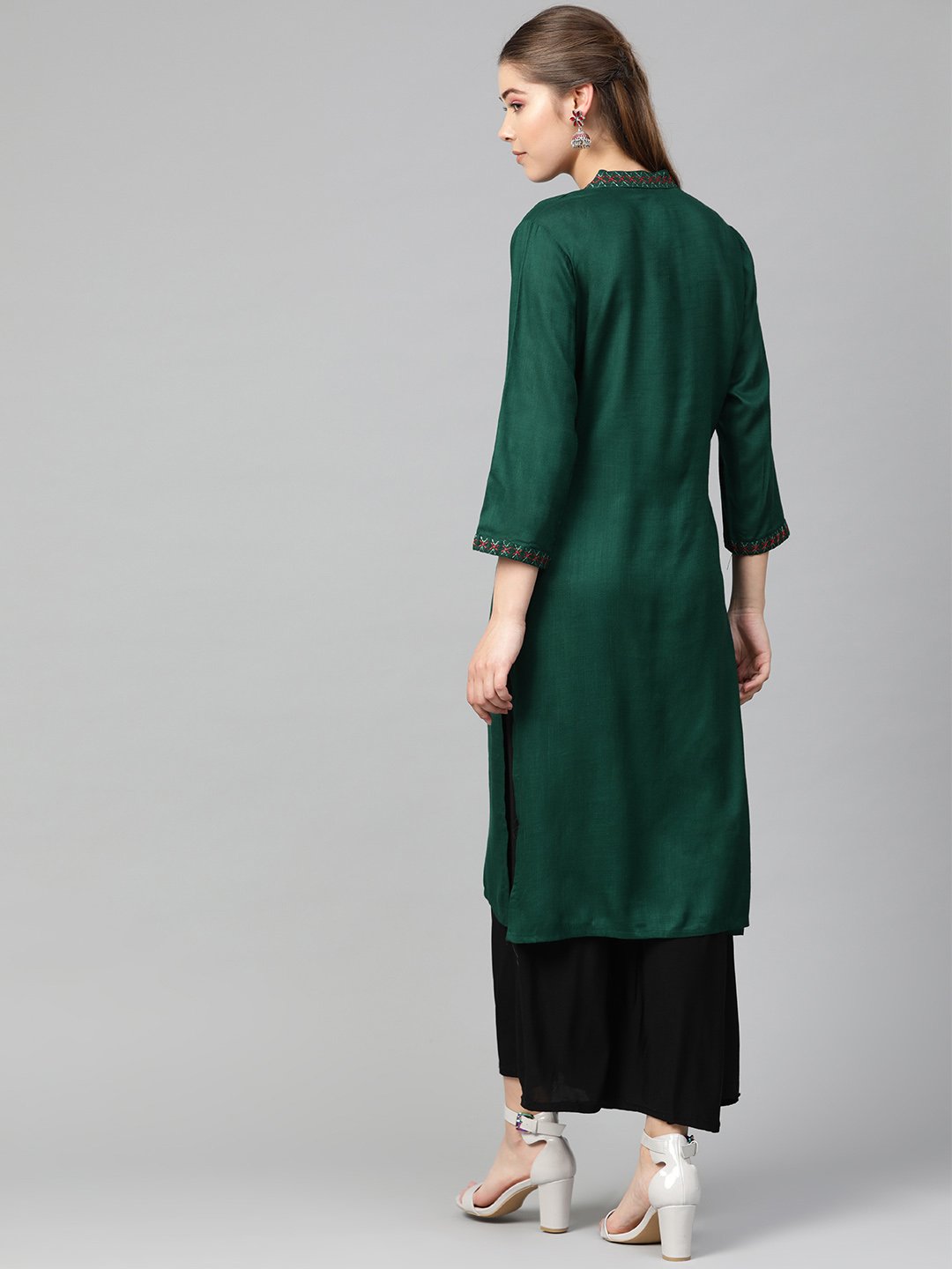 Jompers Women Green Embroidered Straight Kurta - Distacart
