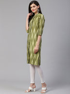 Jompers Women Green & Cream-Coloured Ikkat Woven Design Straight Kurta - Distacart
