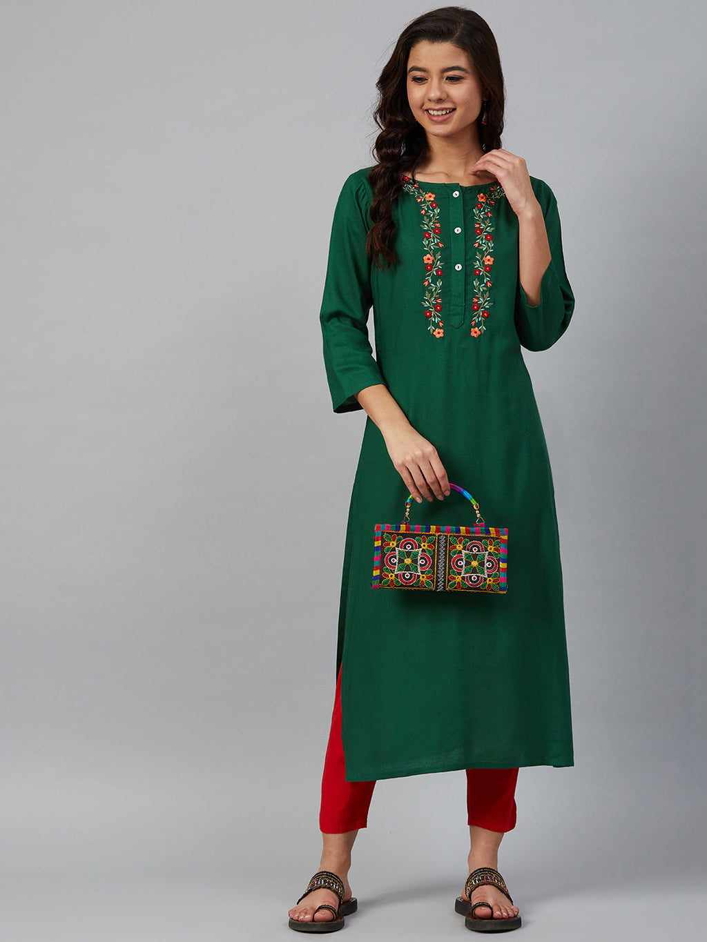 Jompers Women Green & Peach-Coloured Yoke Embroidered Straight Kurta - Distacart