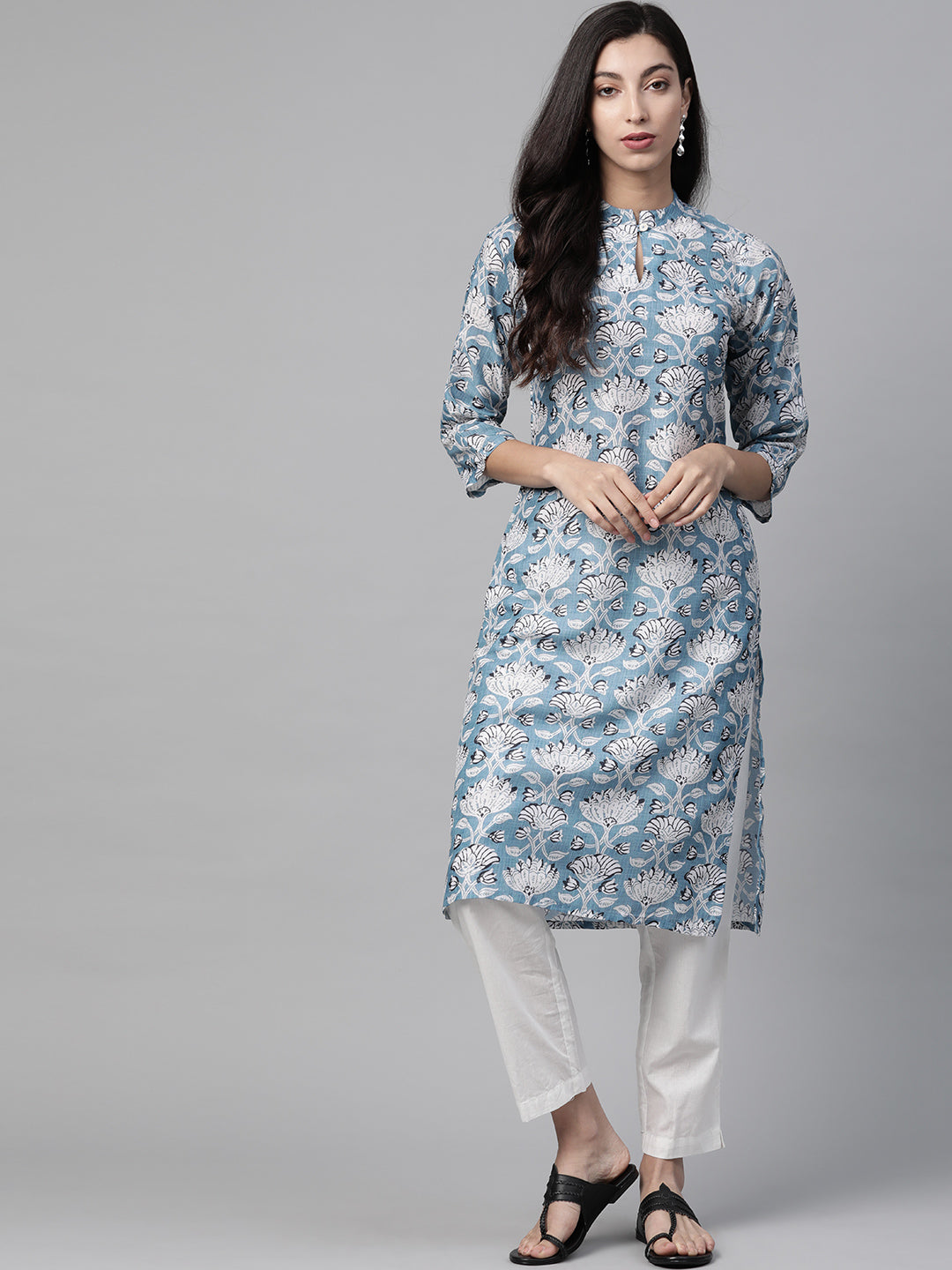 Jompers Women Blue & White Floral Printed Keyhole Neck Floral Kurta - Distacart