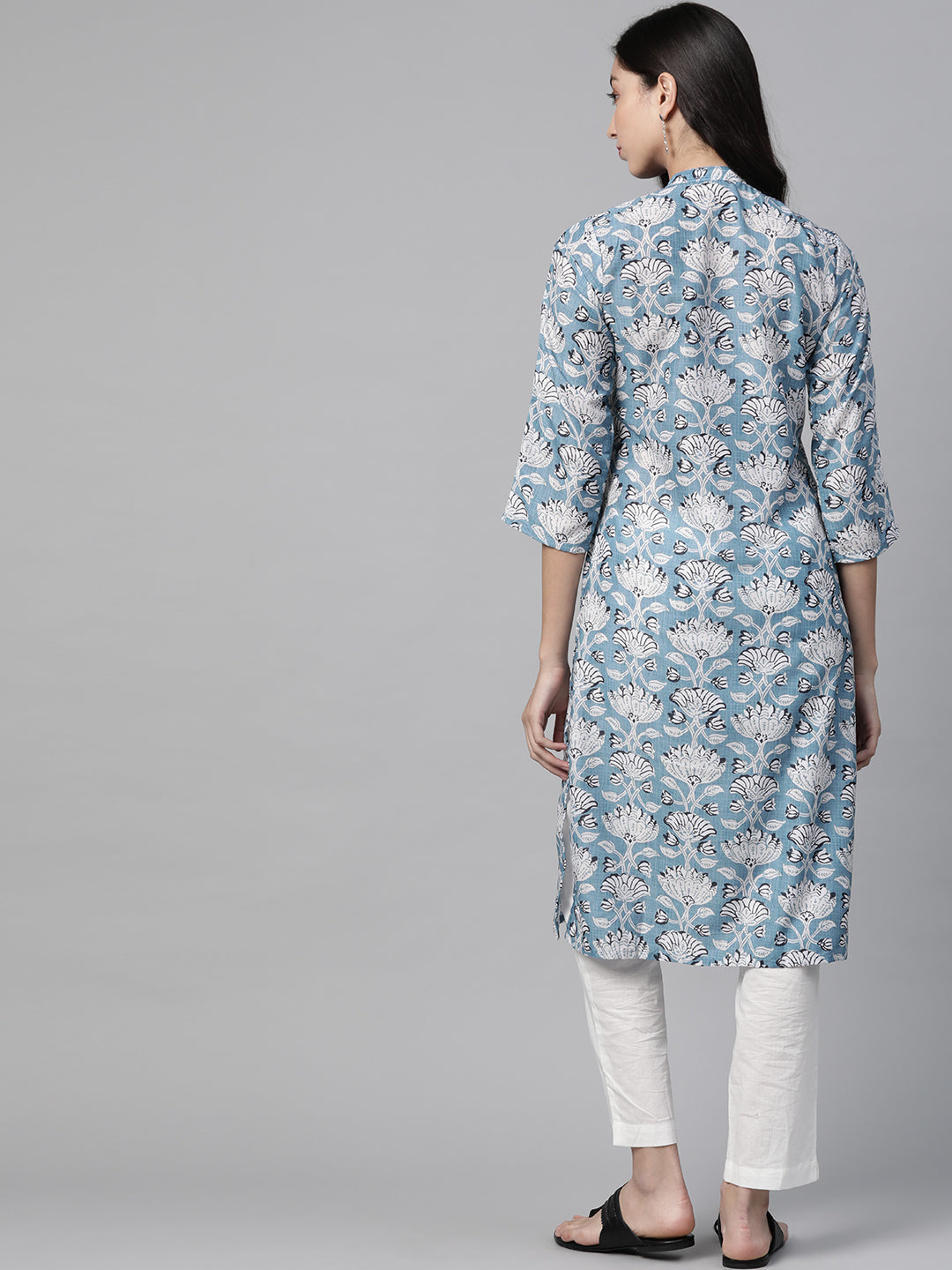 Jompers Women Blue & White Floral Printed Keyhole Neck Floral Kurta - Distacart
