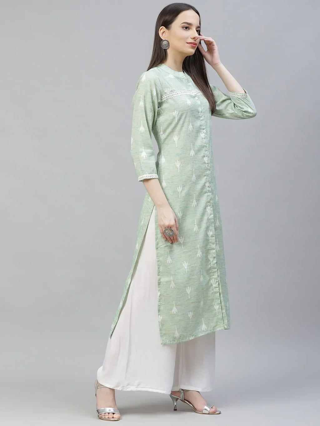 Jompers Women's Green Ethnic Motifs Ikat Kurta with lace work