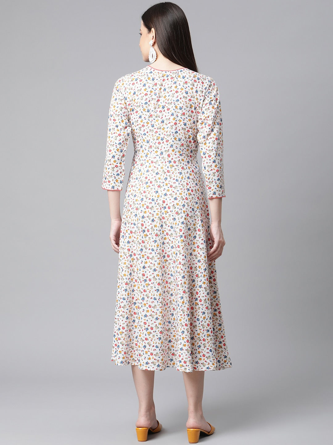 Jompers Women White & orange Floral Printed Floral Kurta