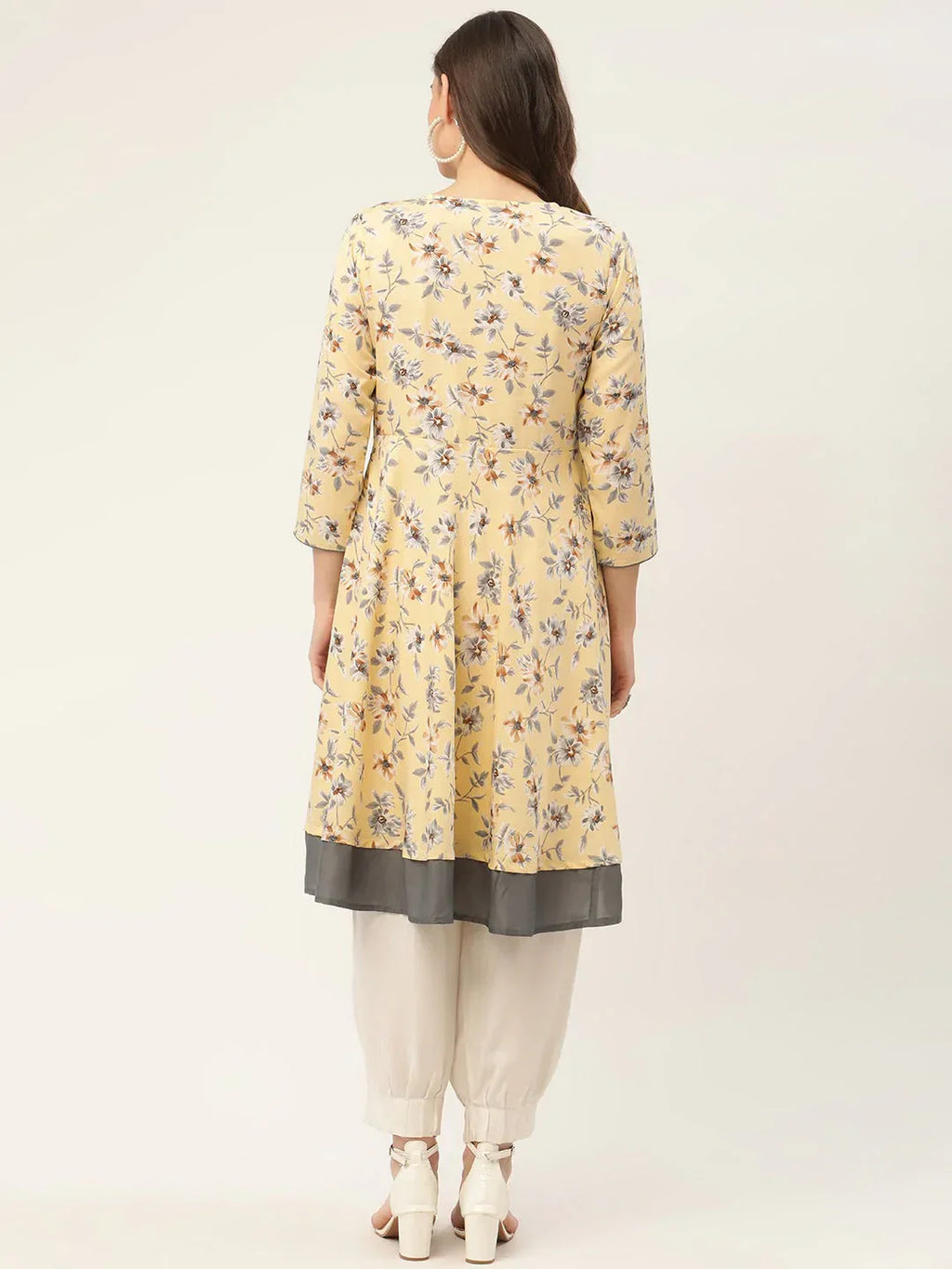 Jompers Women's Yellow and White Flared Printed kurta - Distacart