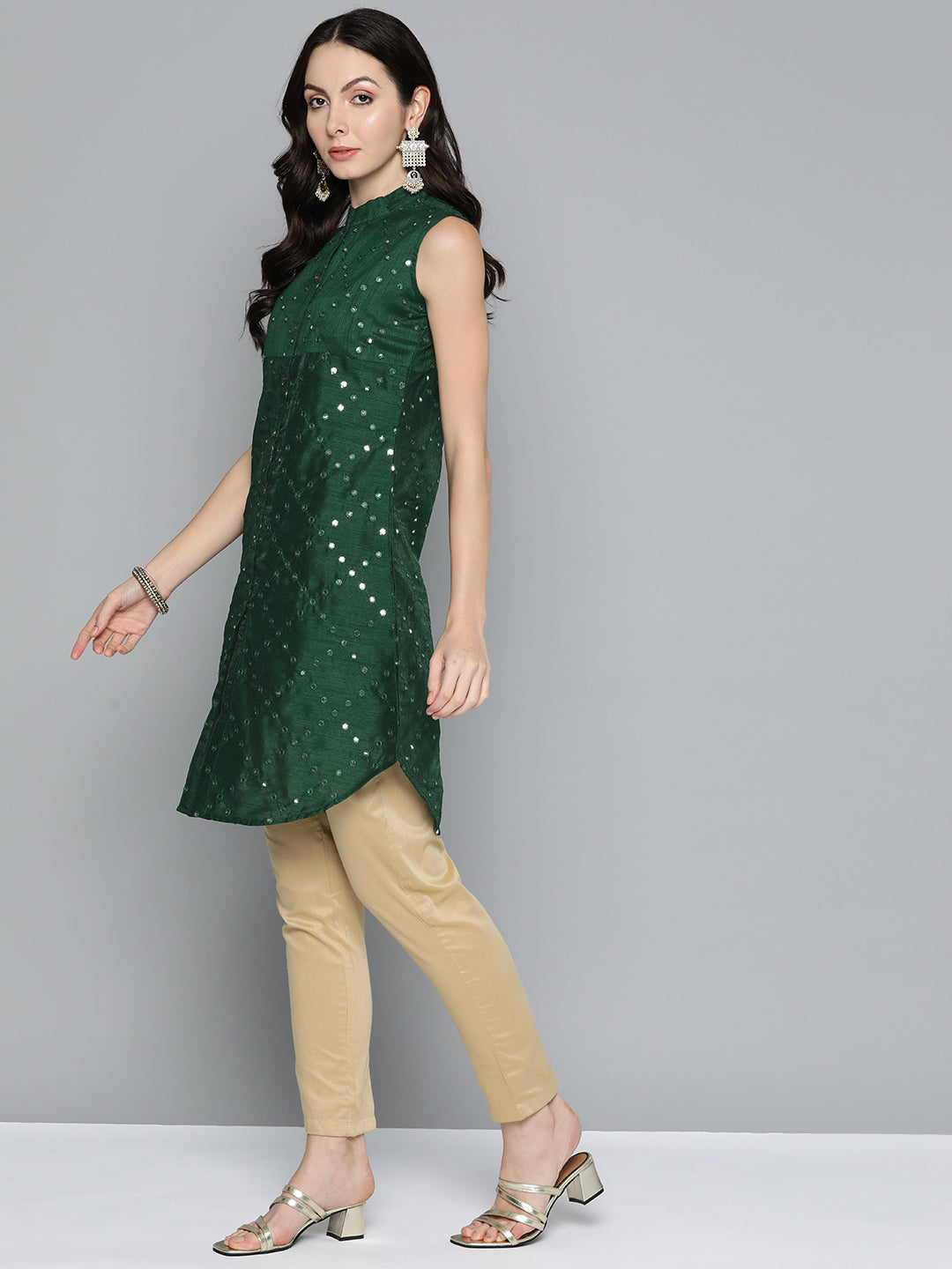 Jompers Women's Geometric Embroidered Mirror Work Kurta - Green