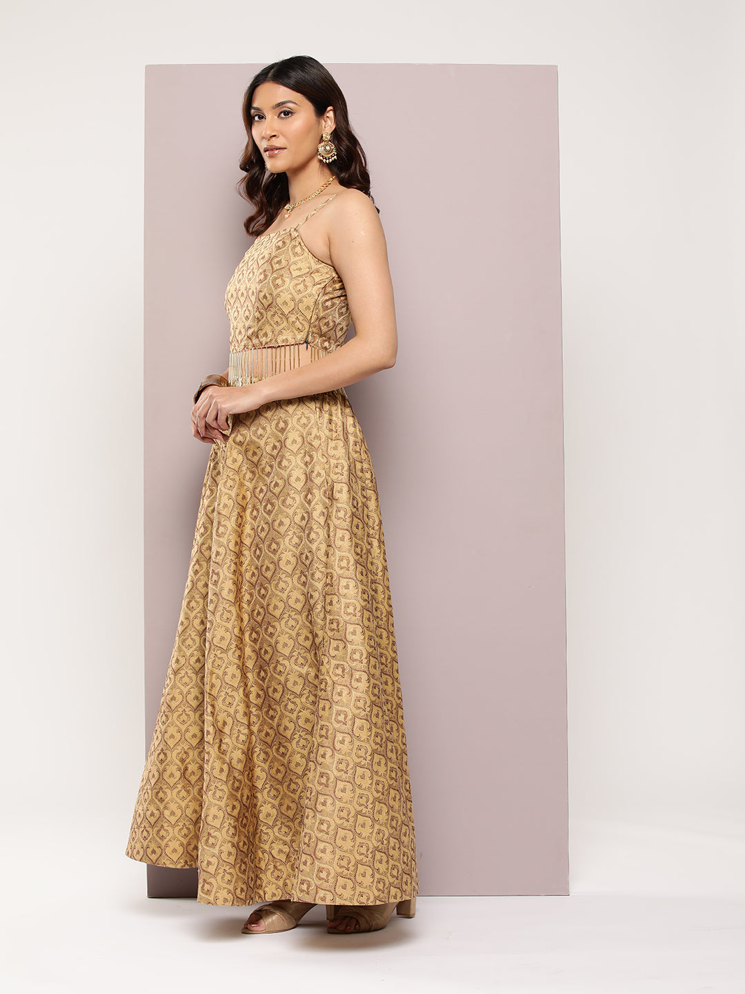 Jompers Women's Cutdana emblished Jacqard Lehenga Choli with dupatta - Golden