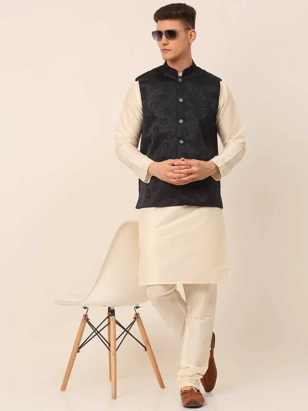 Jompers Men's Navy & Black embossed Nehru Jacket