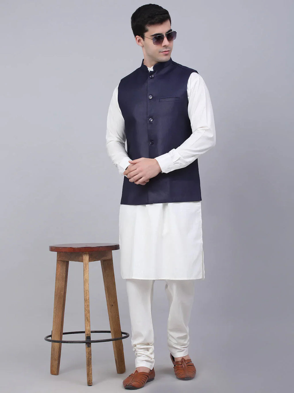 Jompers Men's Navy Blue Solid Woven Sleeveless Nehru Jackets