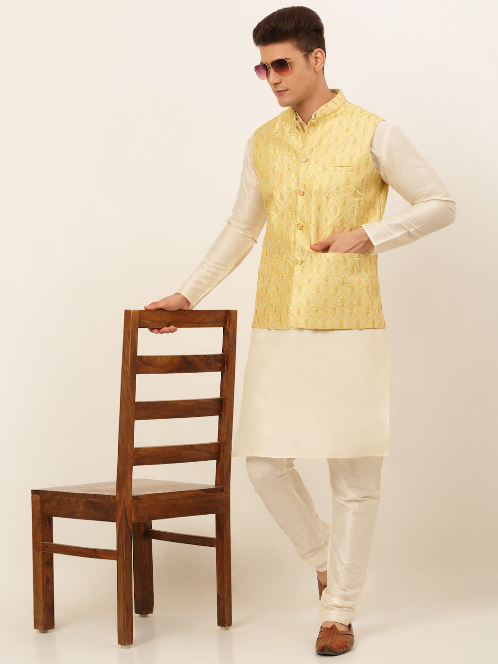 Jompers Men's Embroidered Waistcoat - Golden
