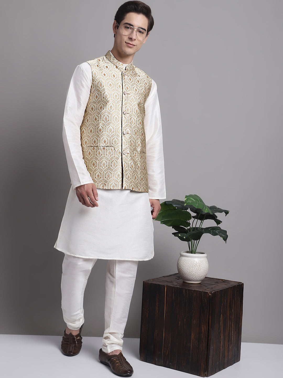 Jompers Men's Cream Woven Design Nehru Jacket