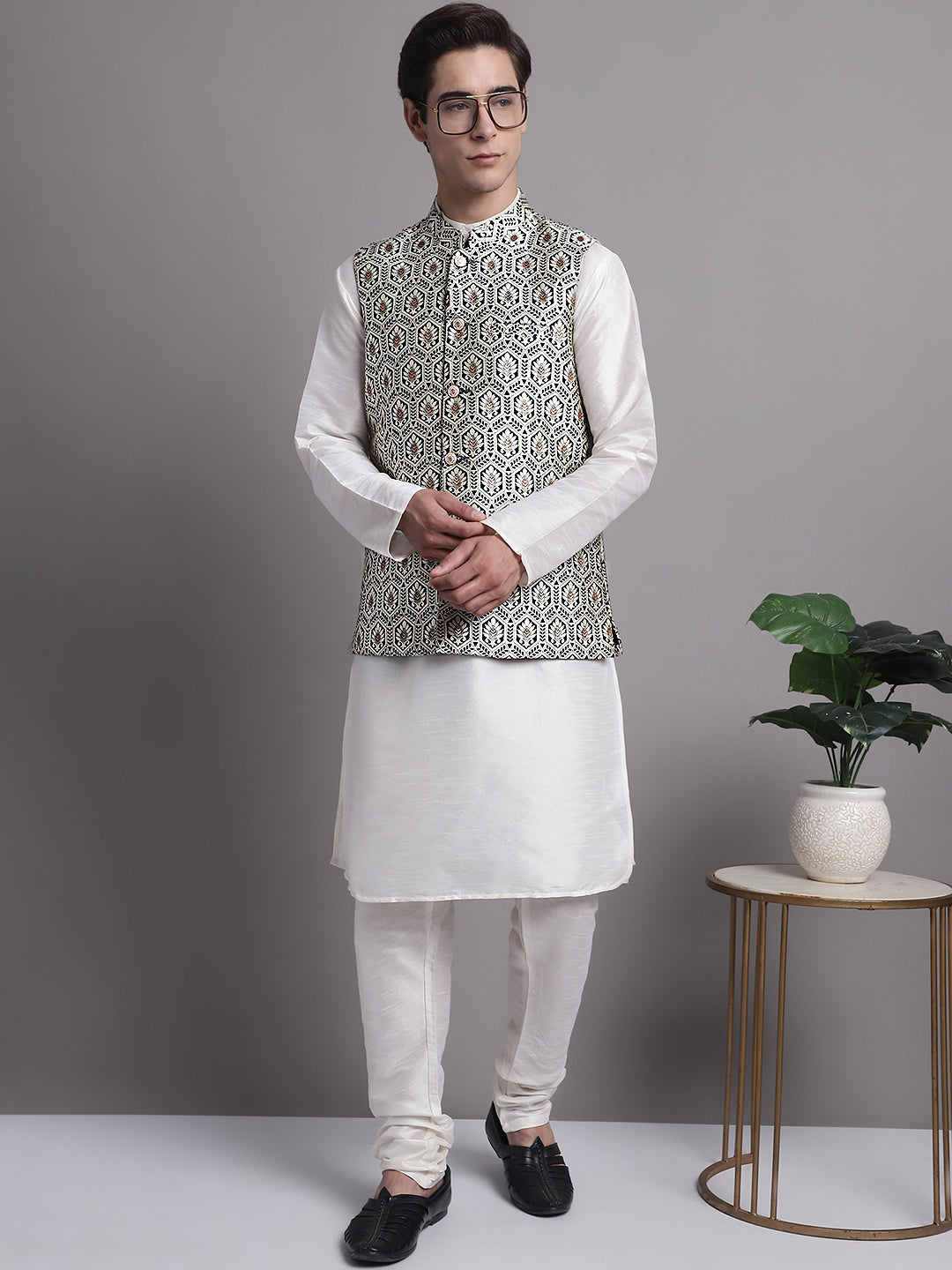Jompers Men's Navy Blue and Silver Woven Design Nehru Jacket