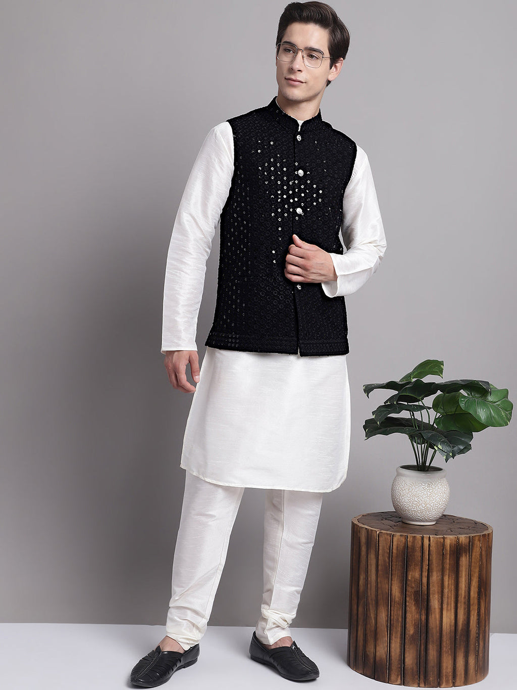 Jompers Men's Black Sequins and Embroidered Nehru Jacket