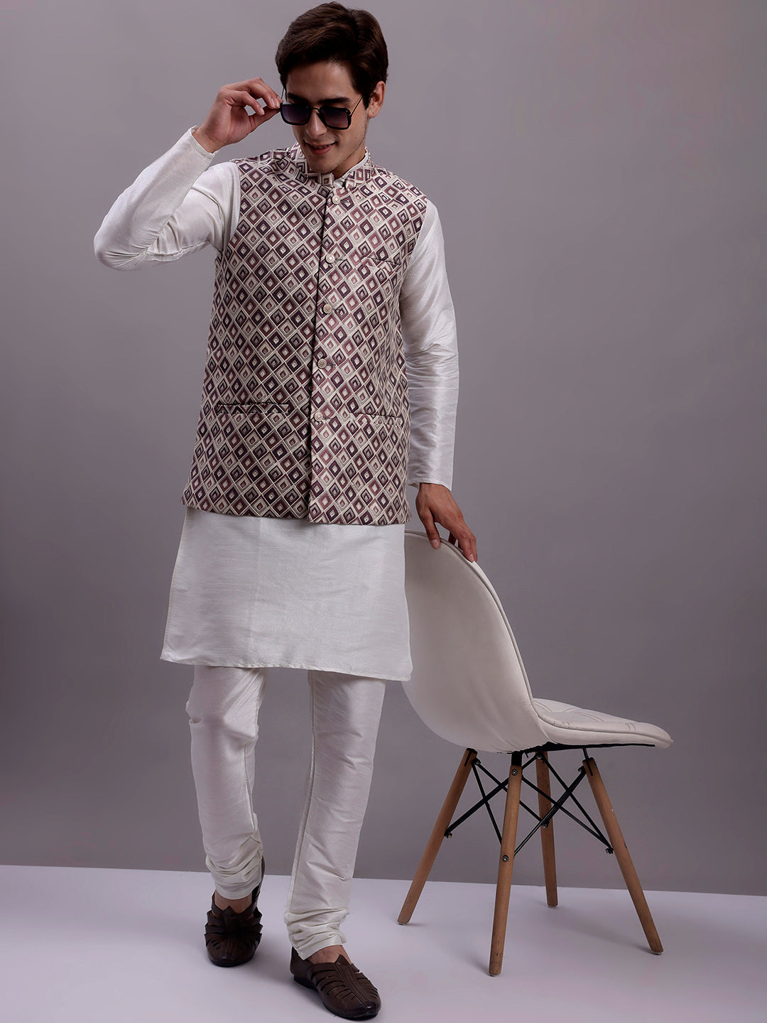 Jompers Men's Purple Woven Design Nehru Jacket With Solid Kurta Pyjama