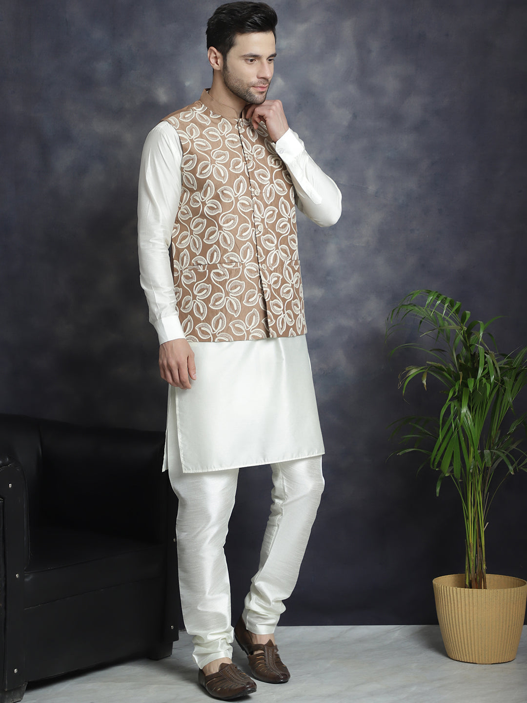 Jompers Men's embroidered Nehru Jacket - Brown