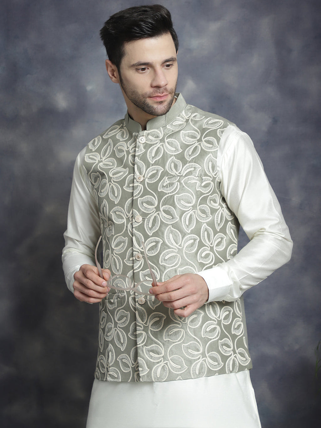 Jompers Men's embroidered Nehru Jacket - Pista