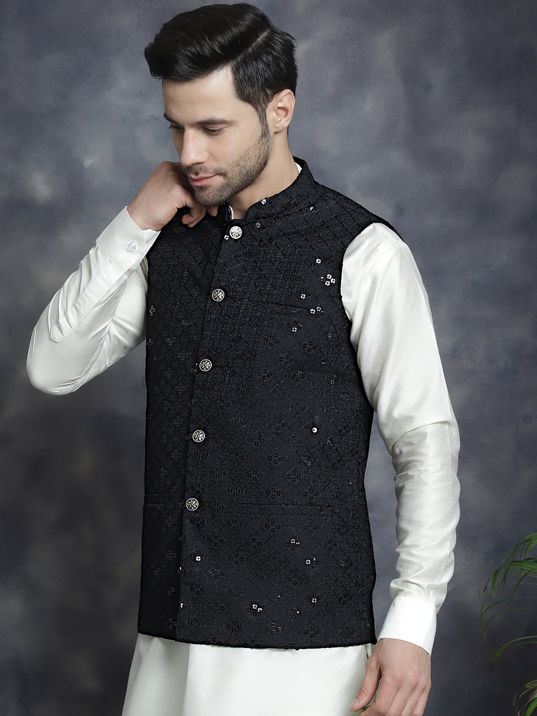 Jompers Men's embroidered and sequins Nehru Jacket - Black