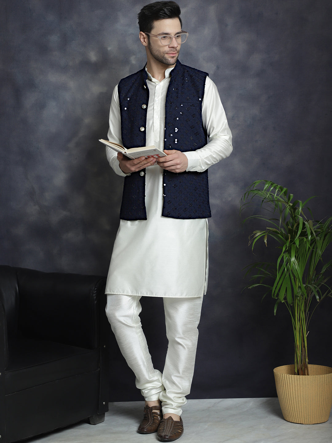 Jompers Men's embroidered and sequins Nehru Jacket - Navy Blue