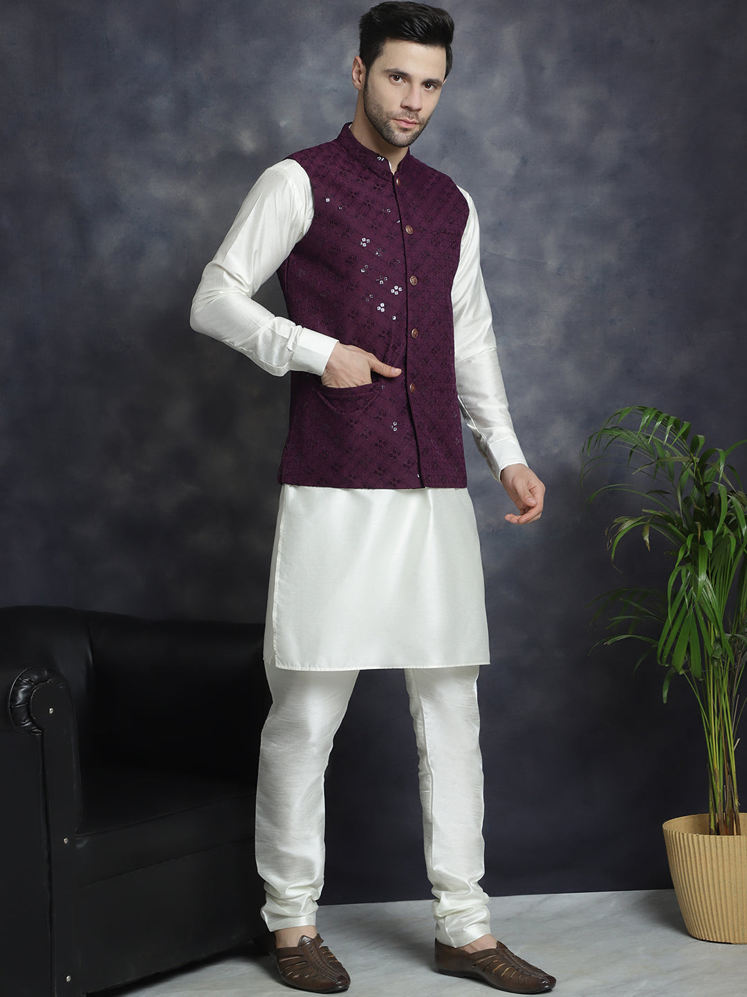 Jompers Men's embroidered and sequins Nehru Jacket - Purple