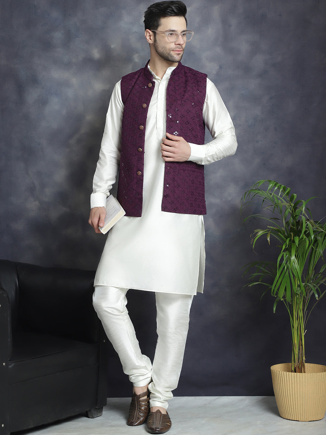 Jompers Men's embroidered and sequins Nehru Jacket - Purple