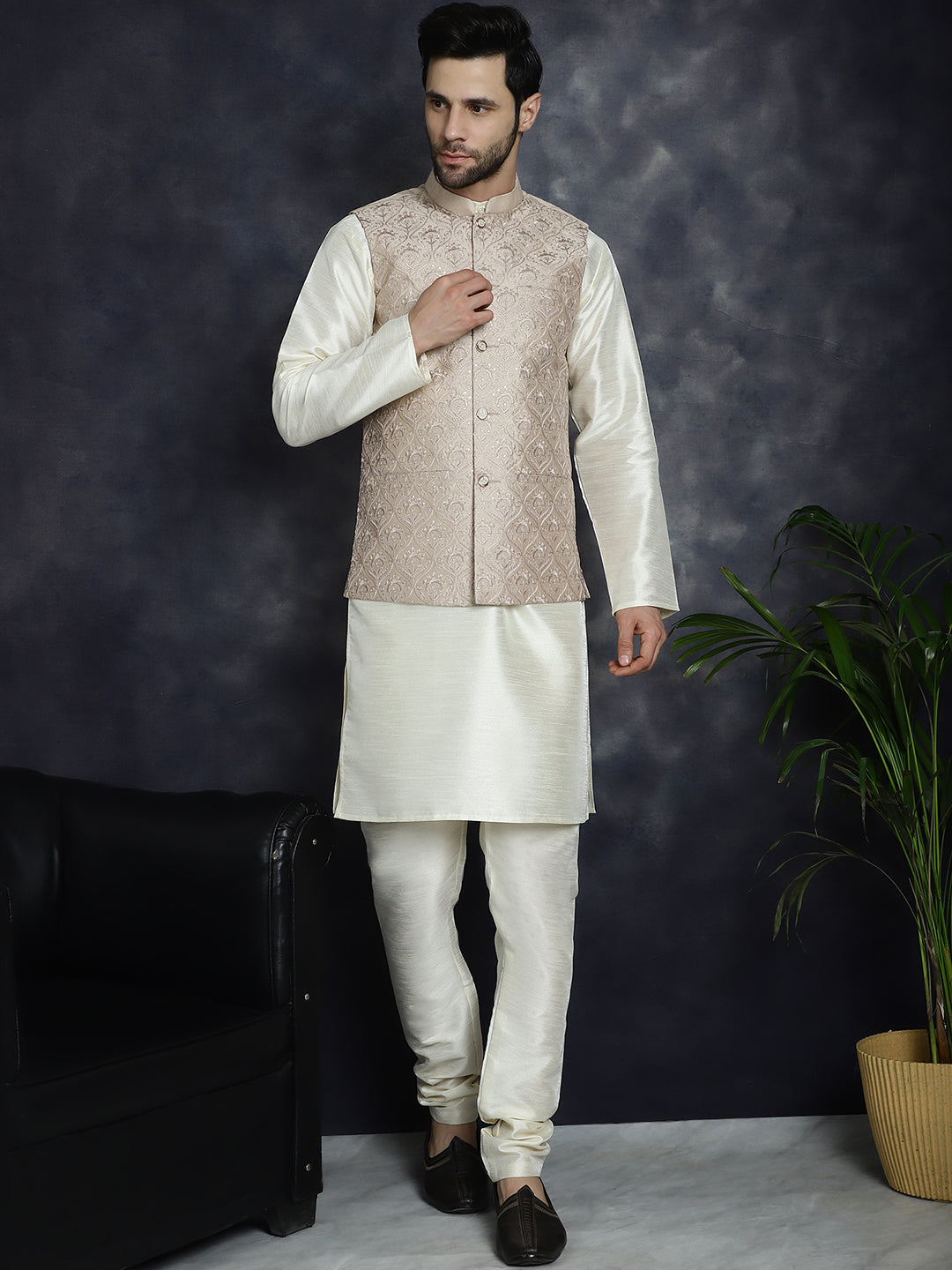 Jompers Men's Sequins and Embroidred Nehru Jacket - Peach