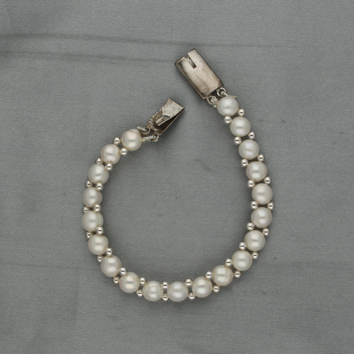 J Pearls Charm 1 Line Pearl Bracelet - Distacart