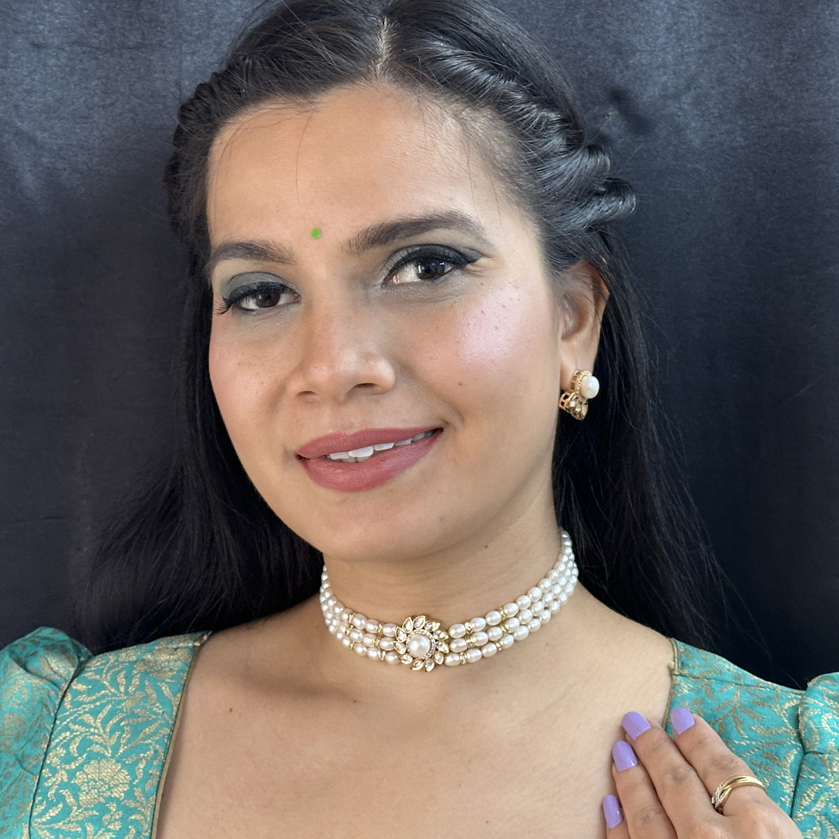 J Pearls Mahika 3 Lines Pearl Choker Set