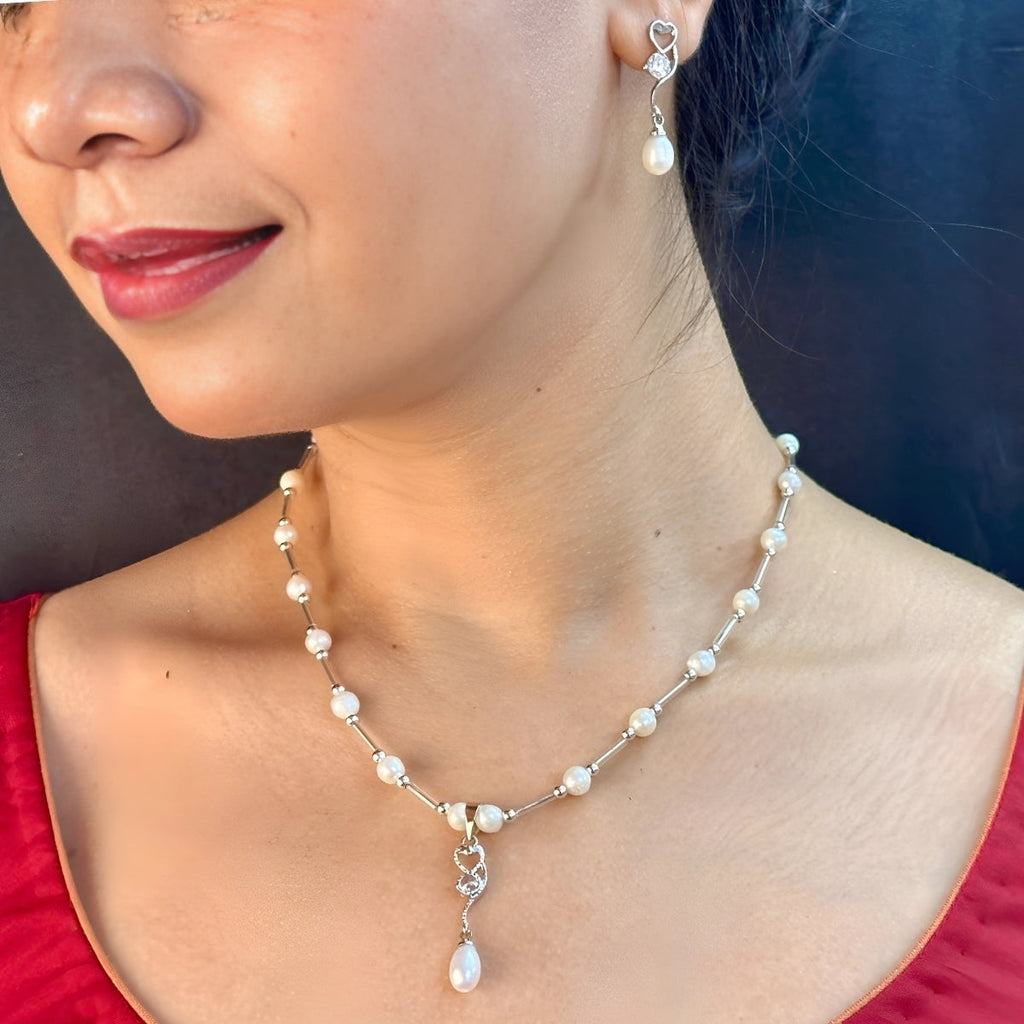 J Pearls Jivika Pearl Pendant Set