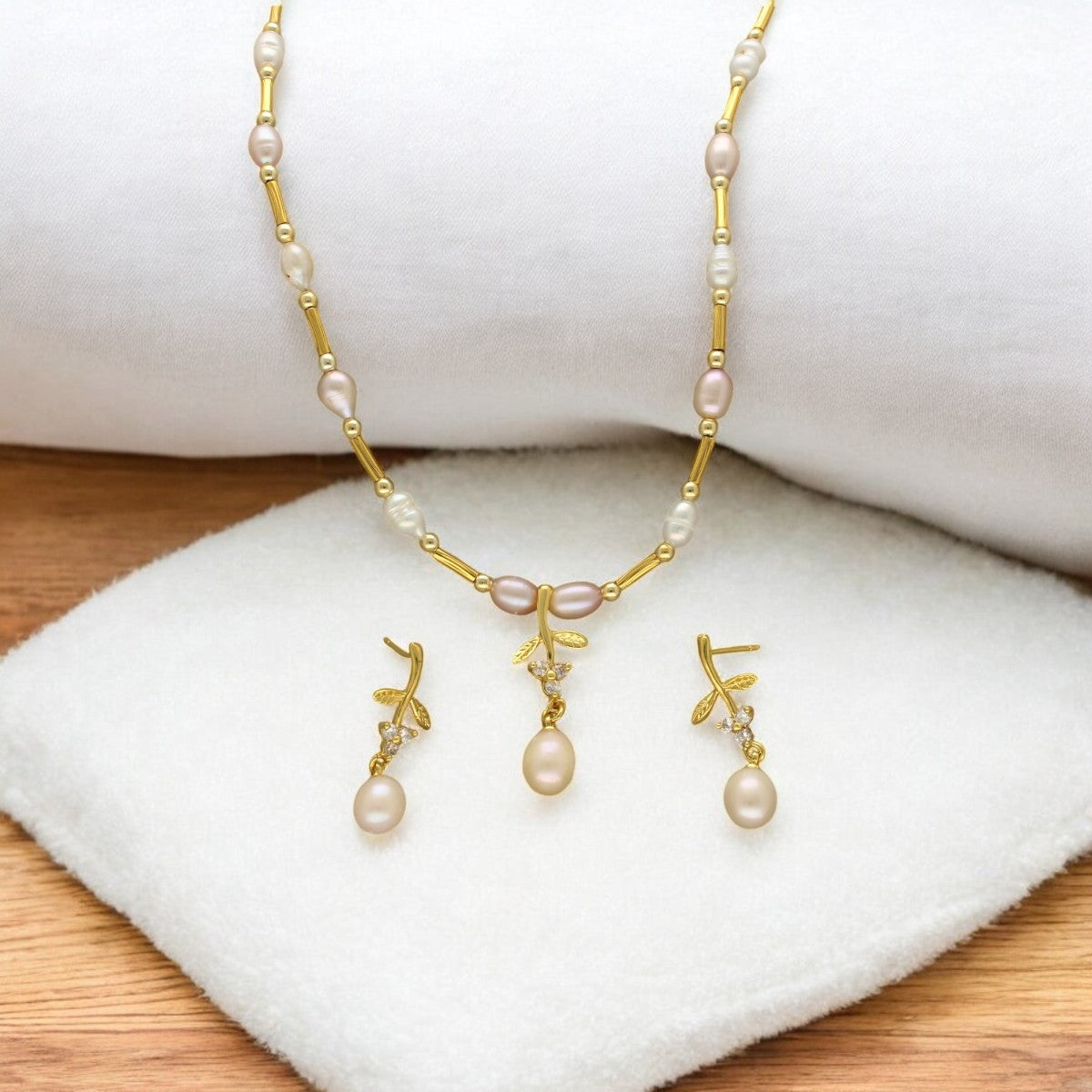 J Pearls Esita Pearl Pendant Set