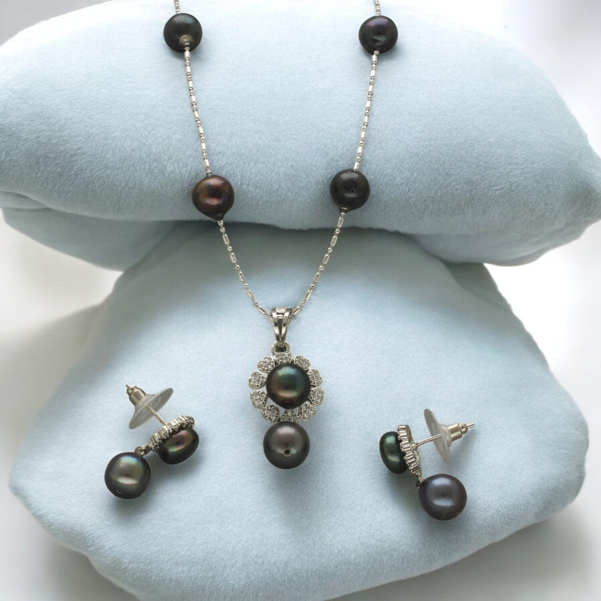 J Pearls Laris Pearl Pendant Set