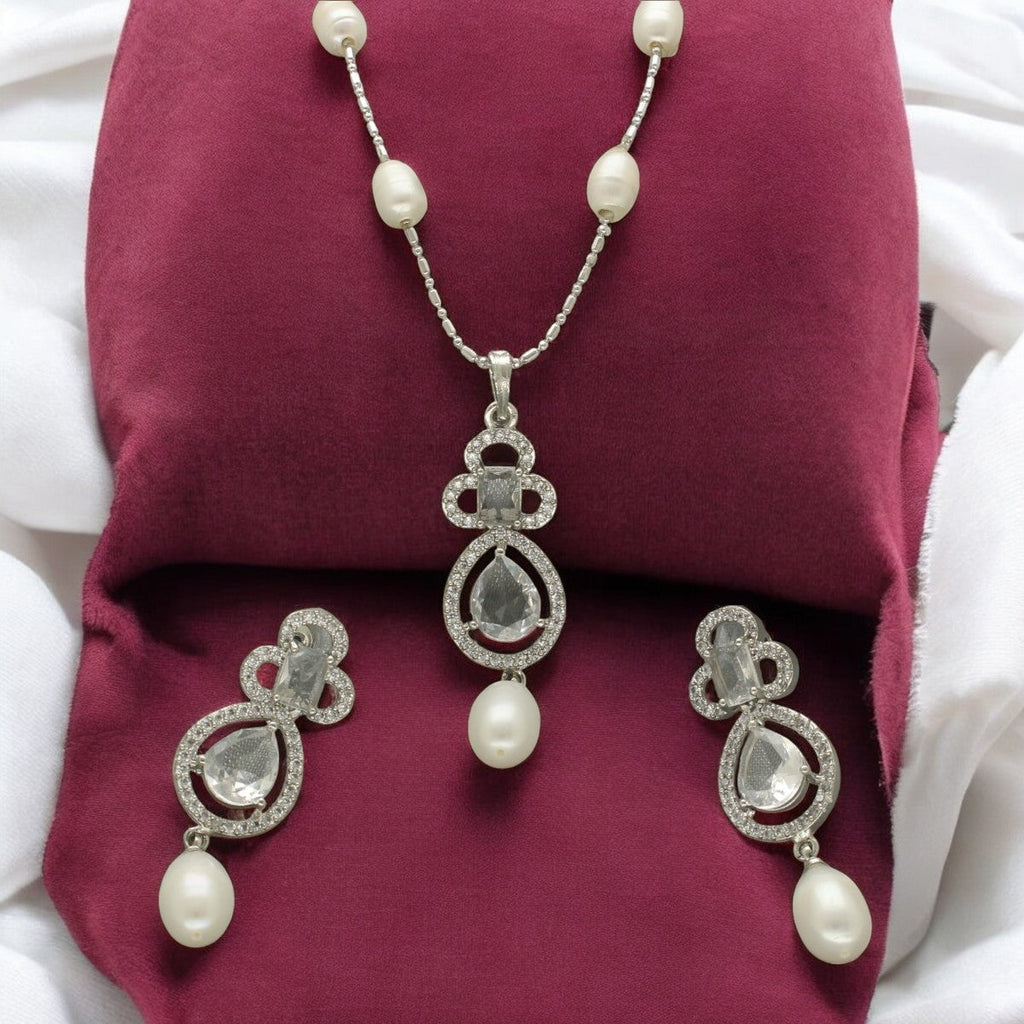 J Pearls Brielle Pearl Pendant Set