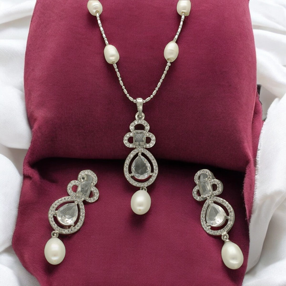 J Pearls Brielle Pearl Pendant Set