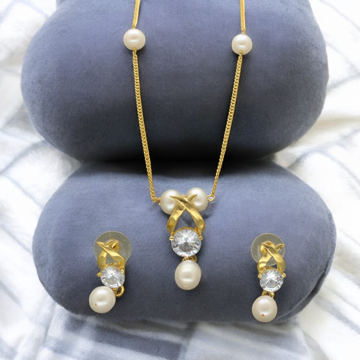 J Pearls Eira Pearl Pendant Set