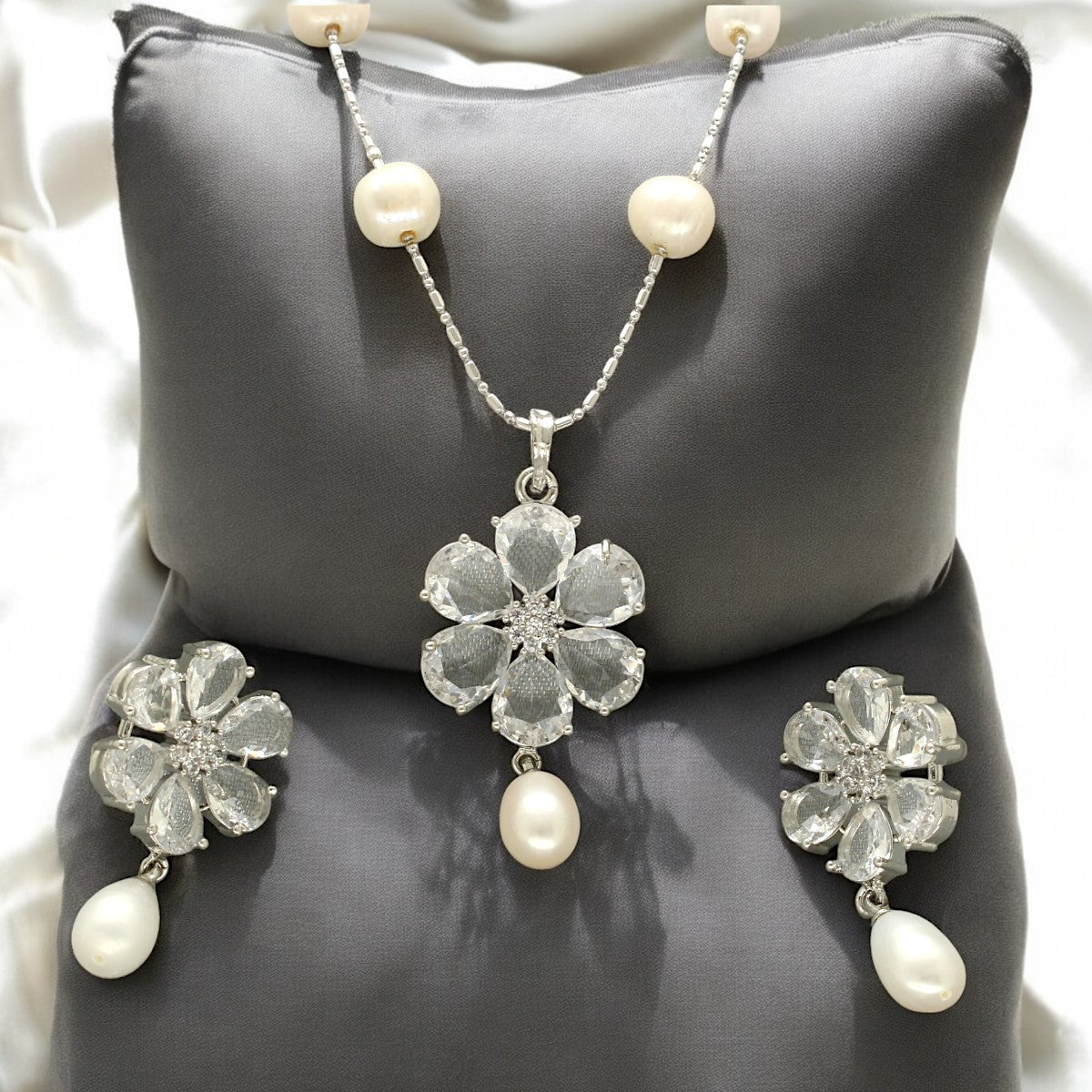 J Pearls Roye Pearl Pendant Set