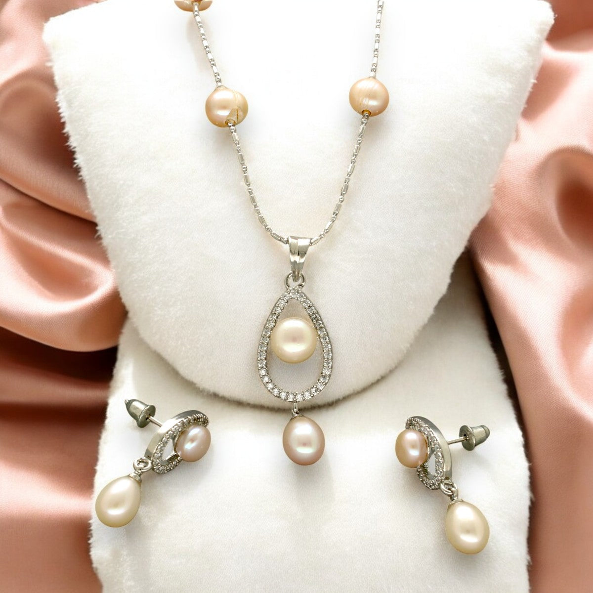 J Pearls Tasha Pearl Pendant Set