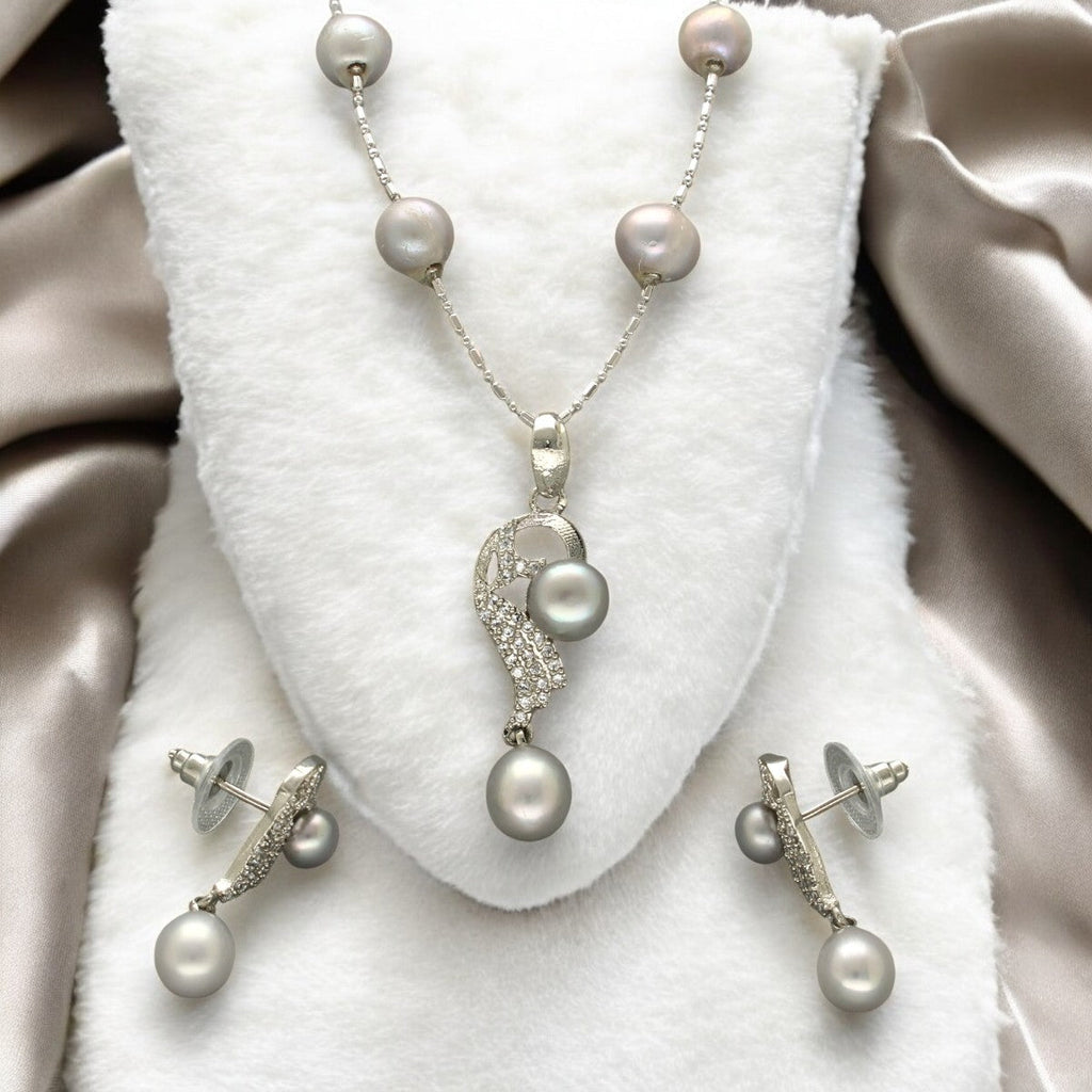 J Pearls Vitya Pearl Pendant Set