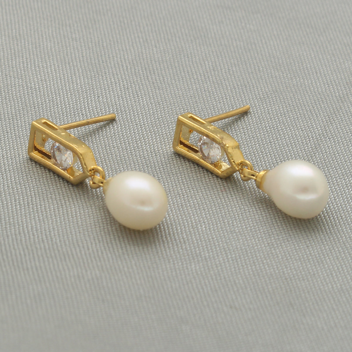 J Pearls Vitya Pearl Earrings - Distacart