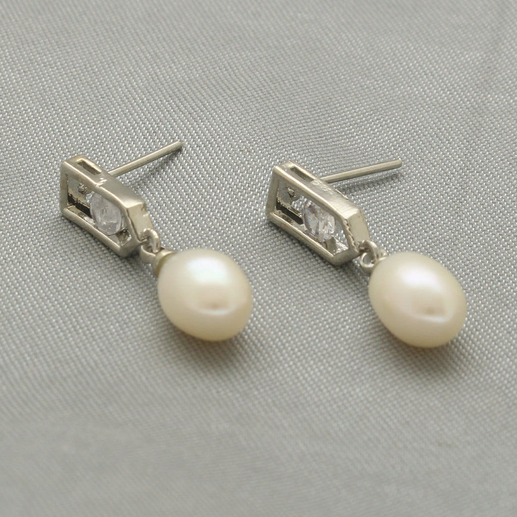 J Pearls Mehri Pearl Earrings - Distacart