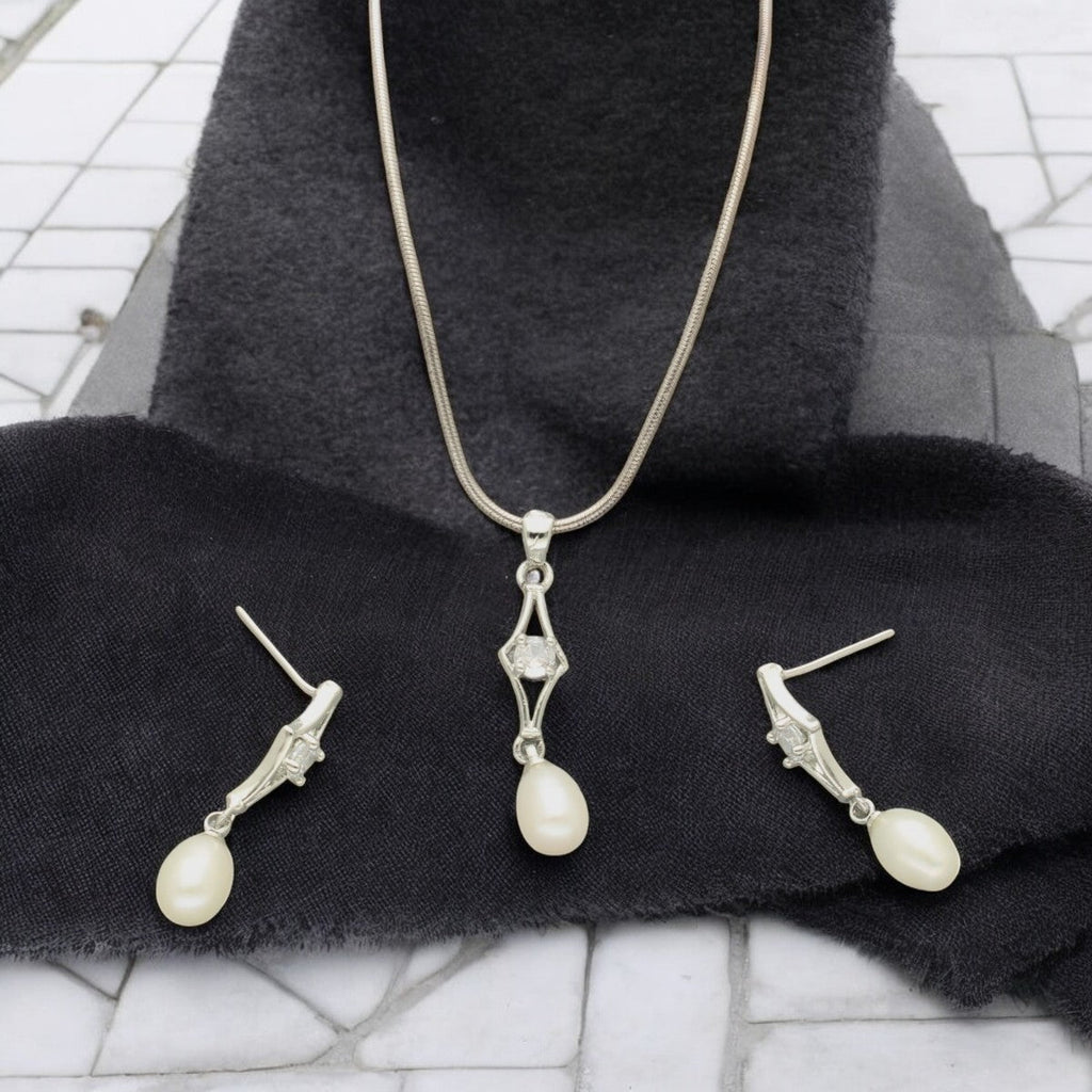 J Pearls Cally Pearl Pendant Set