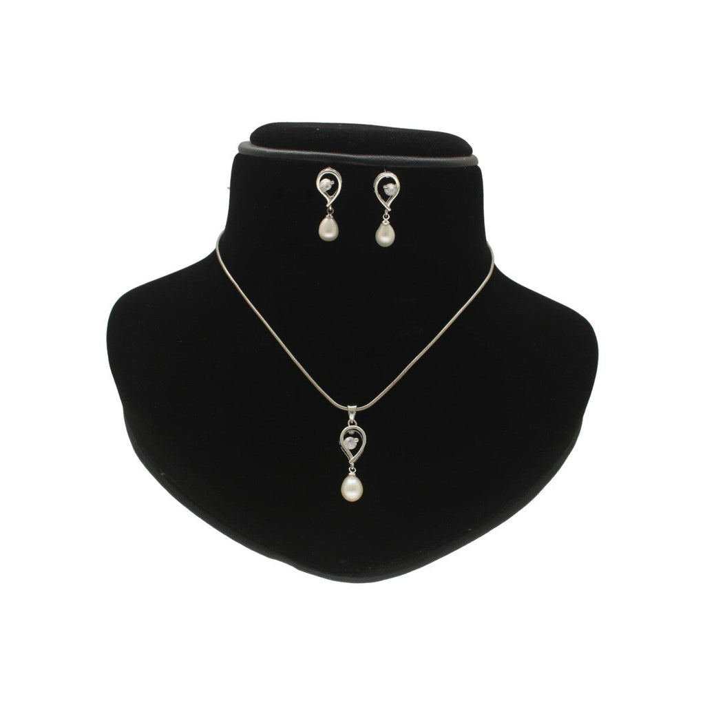 J Pearls Amora Pearl Pendant Set