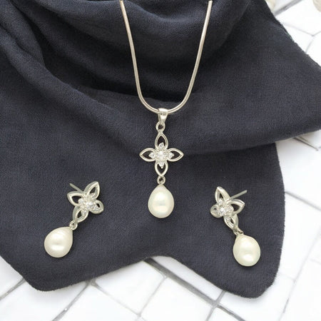 J Pearls Flora Pearl Pendant Set